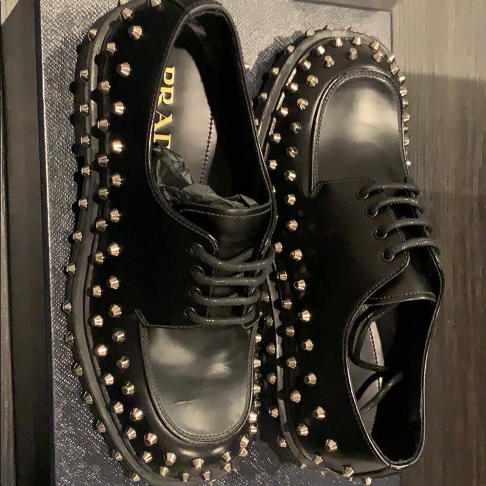Prada men’s shoe FW 19 show